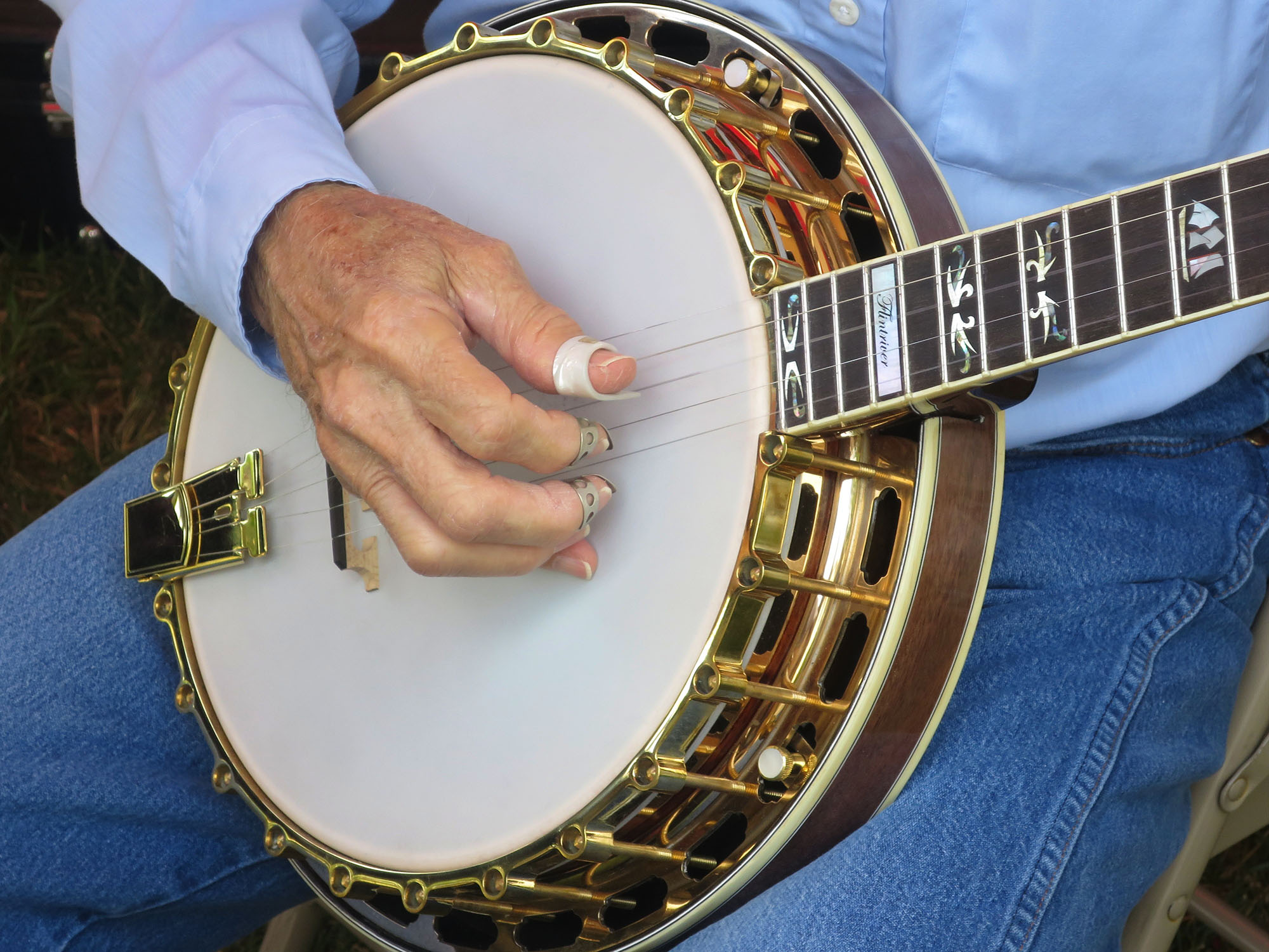 BANJOWEBrobert linder CkMFGWOzdK4 unsplash