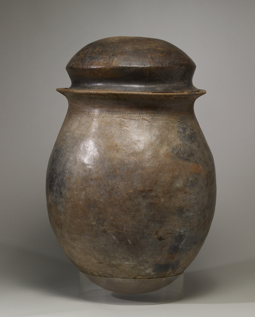 Colombian Lidded Burial Urn Walters for web